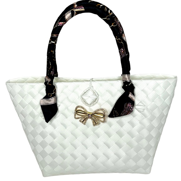 Bayong Handcrafted Synthetic Dual Handle With Bow Pin Tote Handbag - Picture 1 of 11